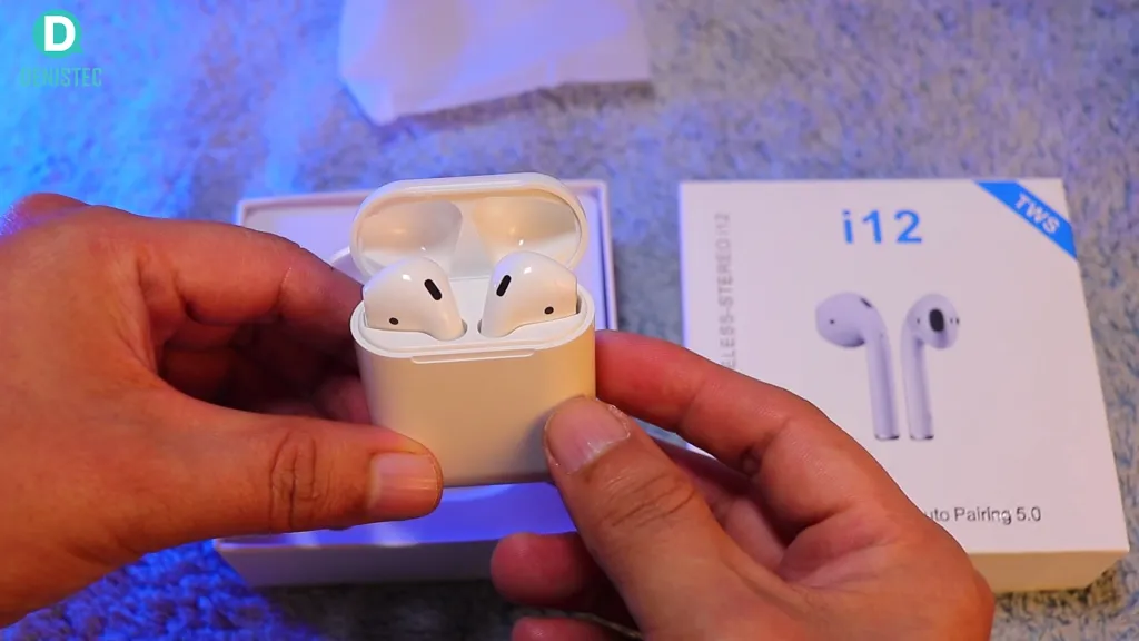 Auriculares i12 Bluetooth TWS | Cómo cargar los audífonos, la caja cómo ver la batería | DenisTec